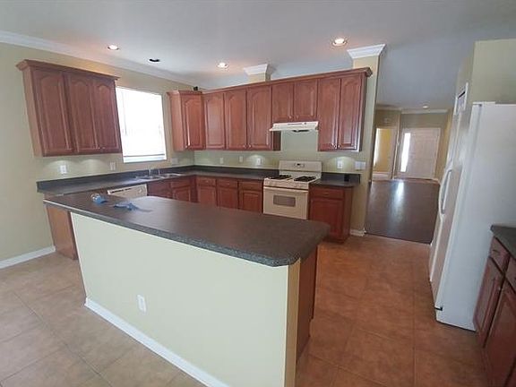 4th image of 16104 Stags Leap Dr