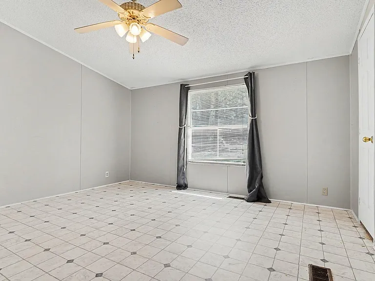 4705 Pearl Rd — Photo 18