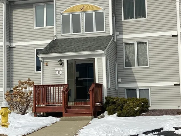330 Sunderland Rd Unit 26, Worcester, MA 01604