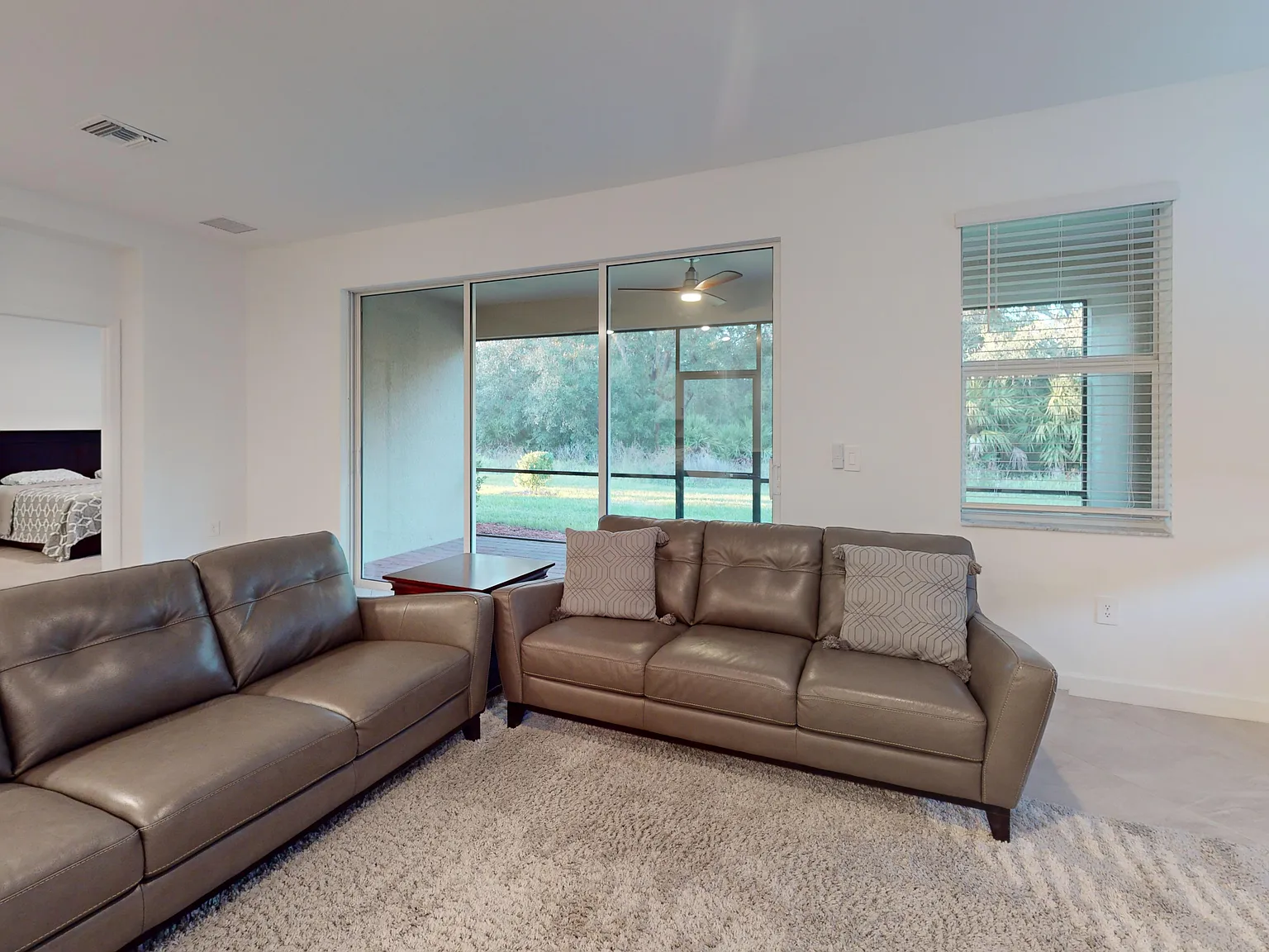 3 bed, 2201 sqft, $2,475 — Photo 3