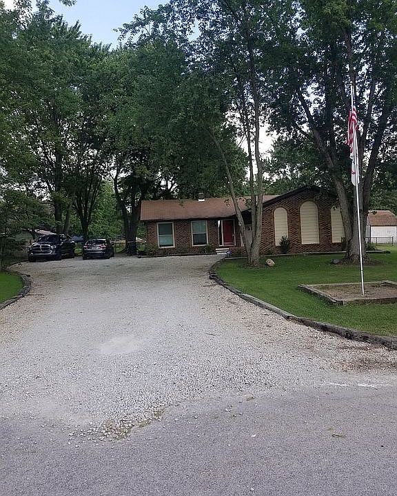 1st image of 2832 W Walnut Dr