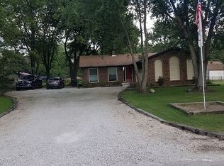 2832 W Walnut Dr, Greenfield, IN 46140