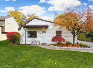 3915 Lawley Ave, Waterford, MI