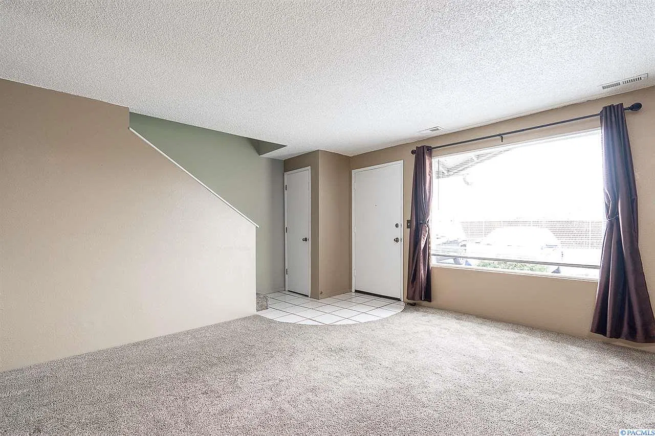 2 bed, 1020 sqft, $1,400 — Photo 3