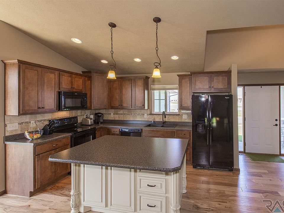 1st image of 7012 W Trailsedge Cir