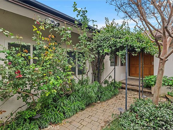 4th image of 3314 Celeste Dr