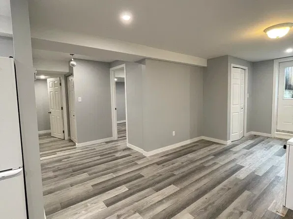1132 Acadia Dr #2, Kingston, ON K7M 8V7