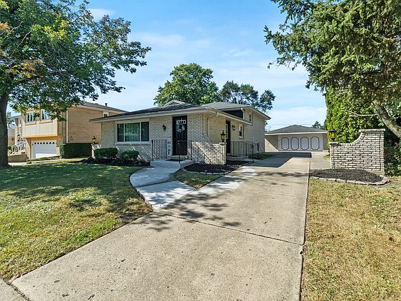 2nd image of 9108 Crescent Ct