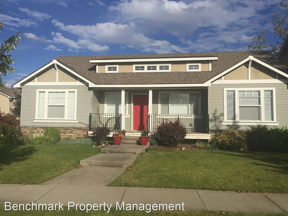 1st image of 2030 N Willamette Dr