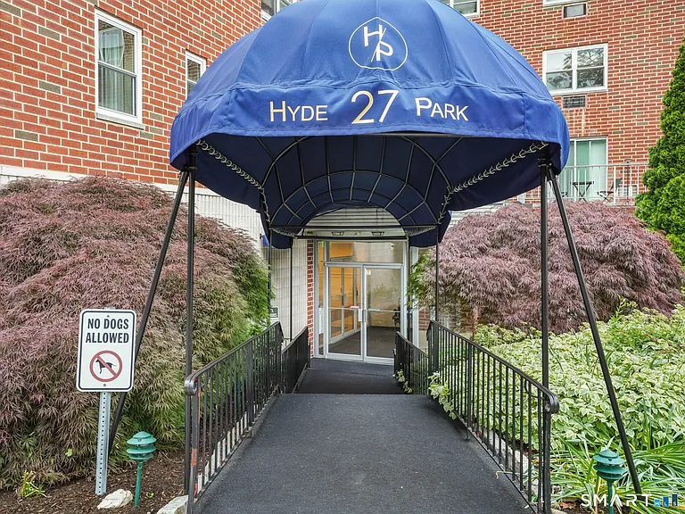 27 Northill St #2J — Photo 2
