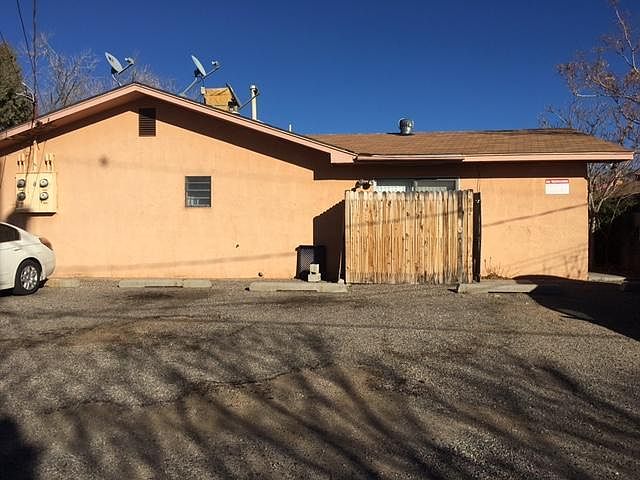 2nd image of 1205 Chelwood Park Blvd NE