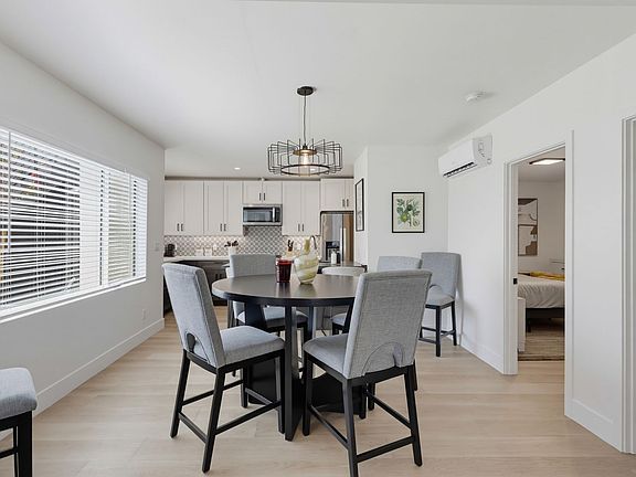 5th image of 422-424-426 Arbor Dr