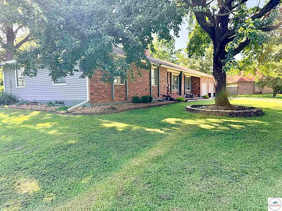 4th image of 105 N Connie Dr