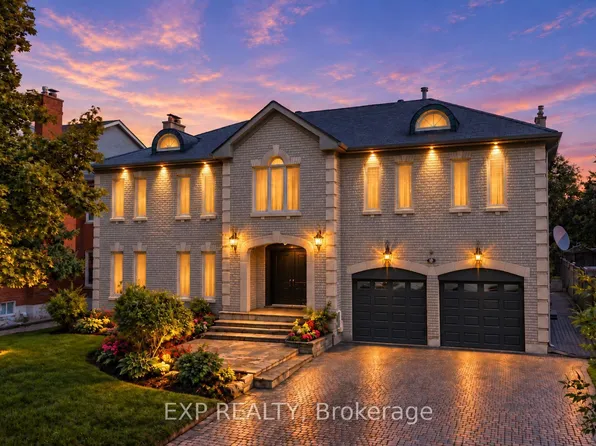 29 Northgate Cres, Richmond Hill, ON L4B 2K8