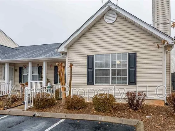 107 Hammett Grove Ln, Greer, SC 29650