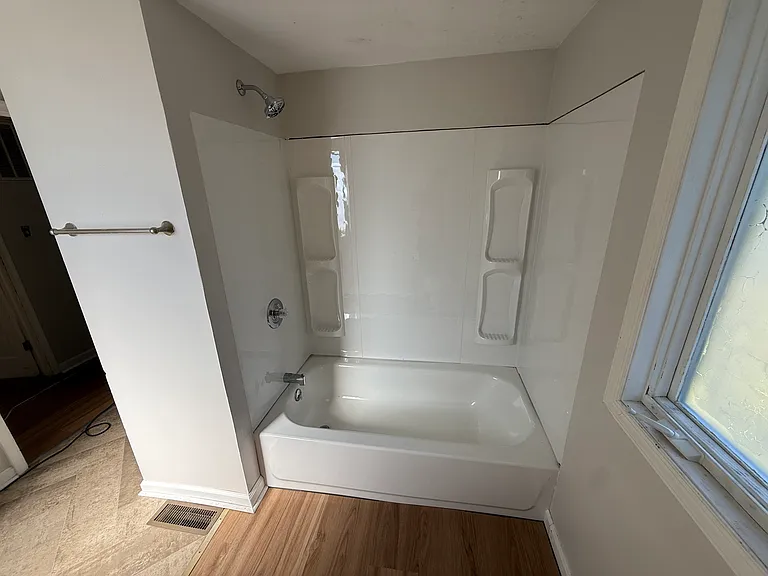 208 Saint Marys Ave #E — Photo 14