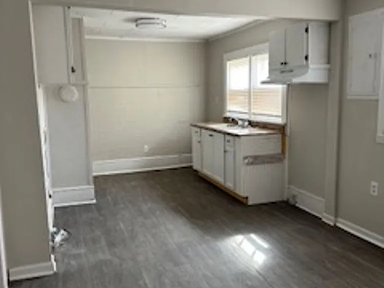 48 Williams St — Photo 8