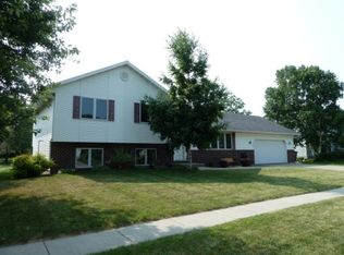 220 Dentaria Dr, Cottage Grove, WI 53527