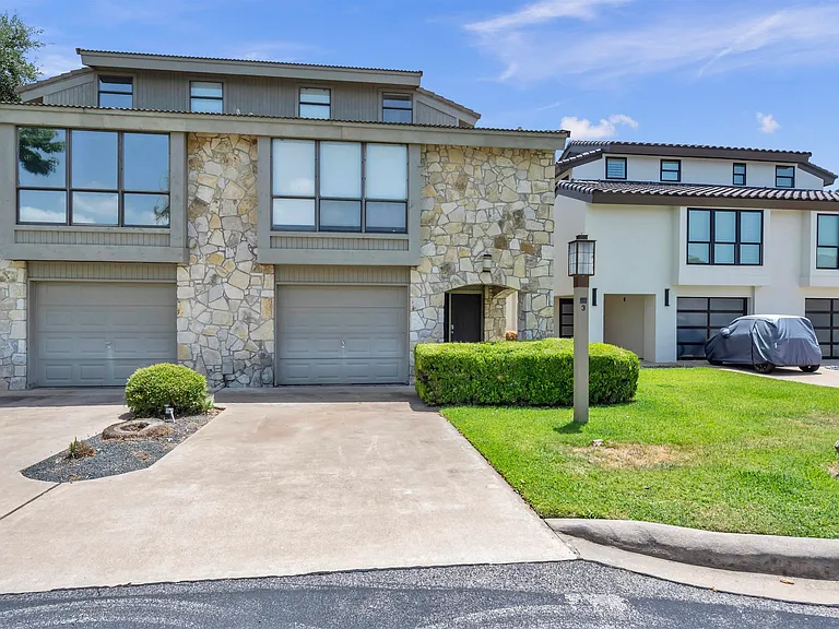 533 Lighthouse Dr — Photo 3