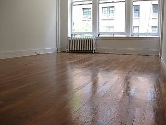 Rented by Joe Gotham LTD | media 12