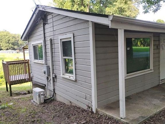 5th image of 2742 Camp Rd