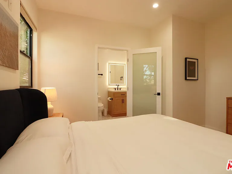 9040 Phyllis Ave #D — Photo 13