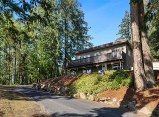 1084 Tatlow Rd, North Saanich, BC V8L 5P3