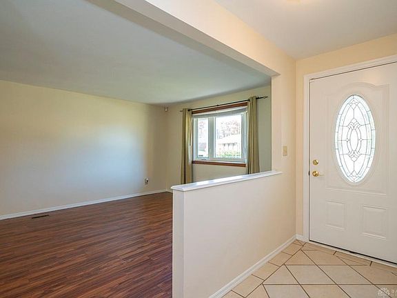 4th image of 7042 Sandalview Dr