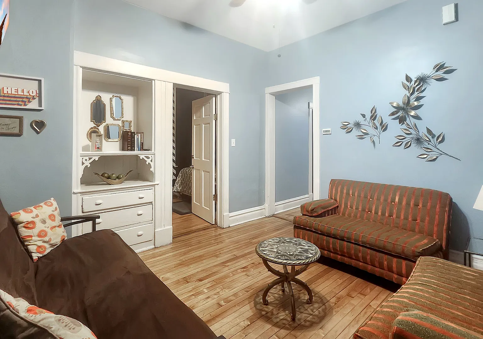 2 bed, 900 sqft, $2,050 — Photo 2