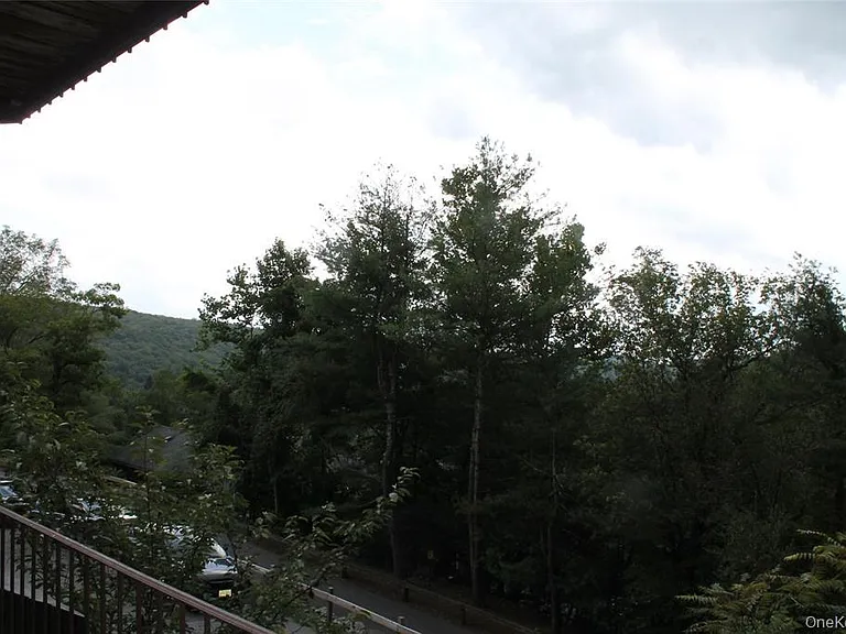 1003 Parkview Dr — Photo 12