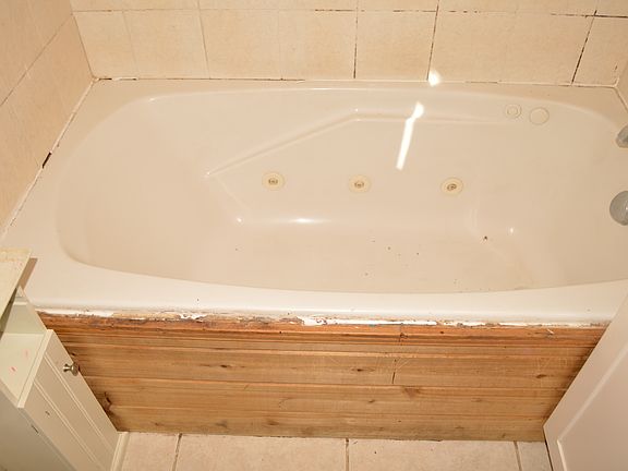 5th image of 515 Coulter Ave