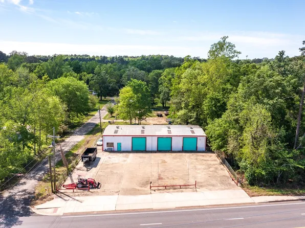 910 E Church St, Livingston, TX 77351