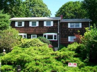 150 Carroll Rd, Fairfield, CT 06824