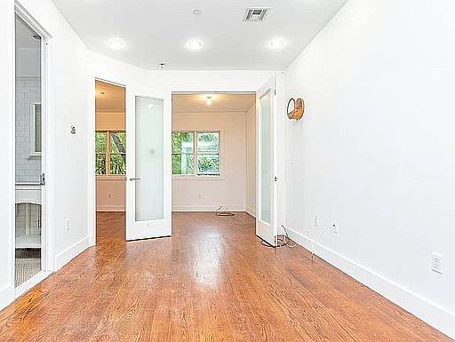 1st image of 1074 Bergen St #1R