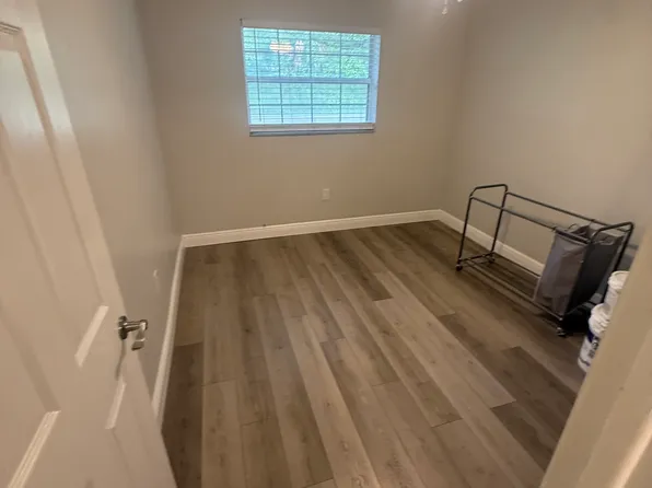 326 President St APT 5, Dunedin, FL 34698