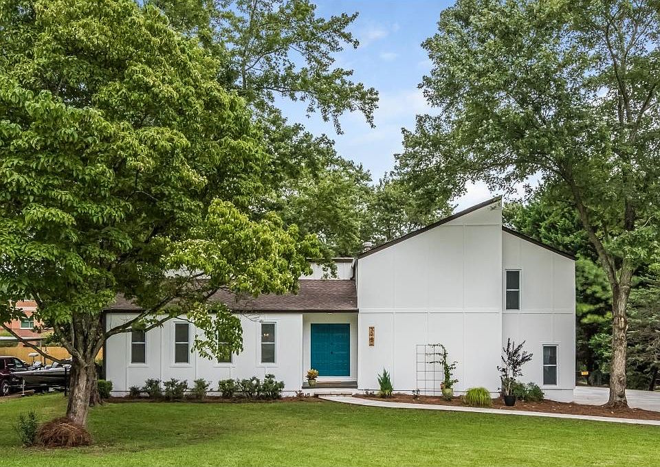 1st image of 3240 Plains Way