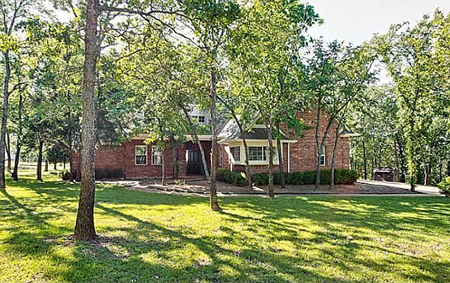 1st image of 680 Majestic Oaks Dr