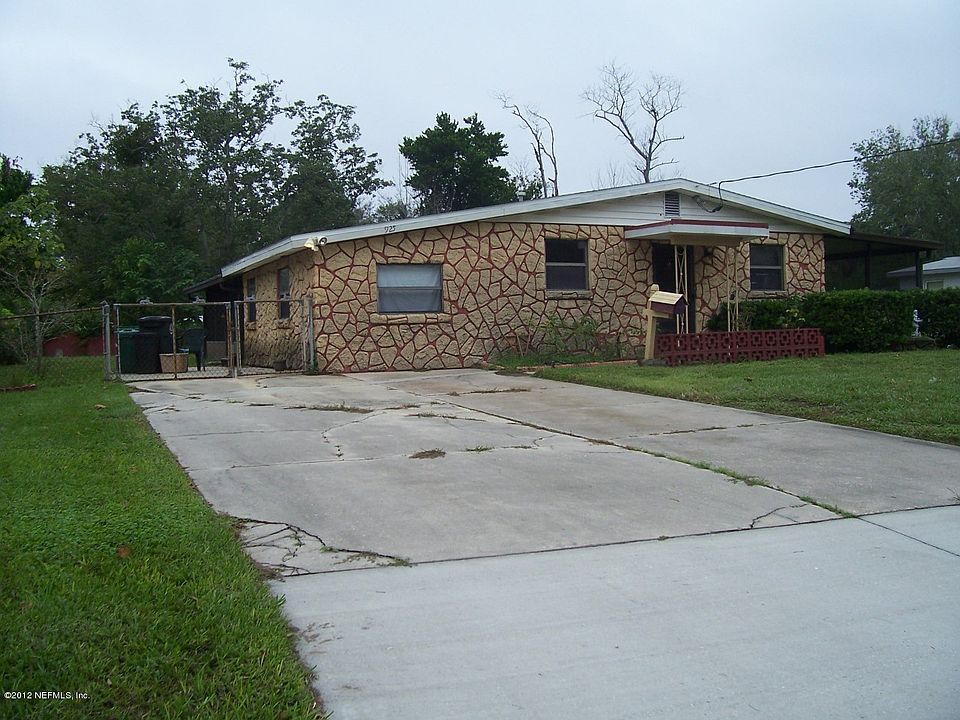 2nd image of 925 Amberjack Ln