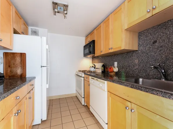 1831 Madison Avenue image 8 of 14