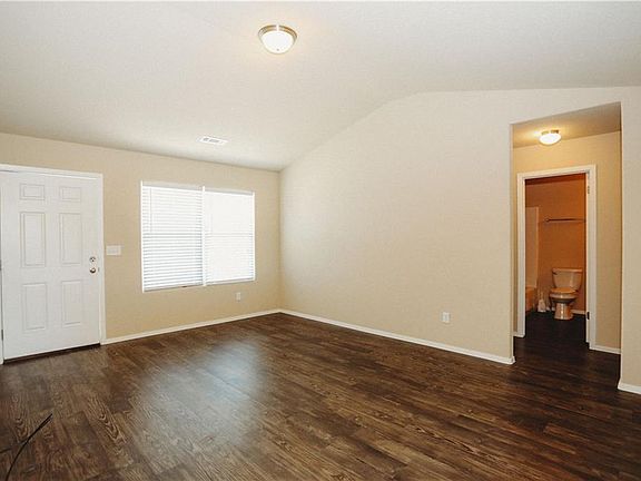 5th image of 6601 Nw Orchard St