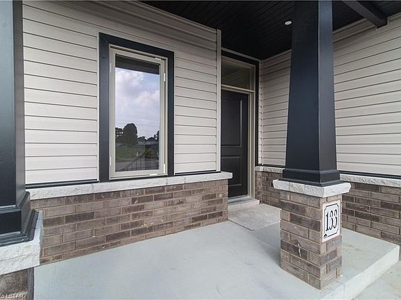 3rd image of 133 Cabot Trl