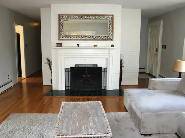 403 Careybrook Ln, Oxon Hill, MD 20745