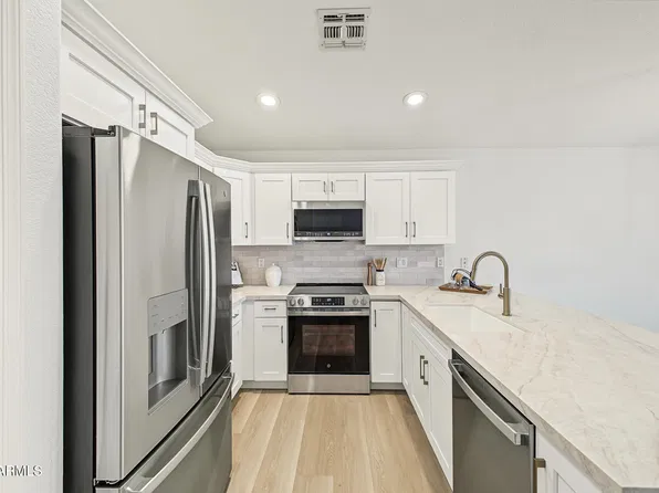 4528 E STRAWBERRY Drive, Gilbert, AZ 85298