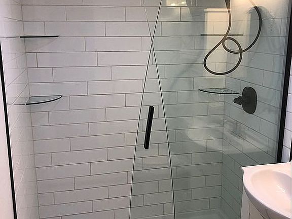 4th image of 214 N Main St APT 12