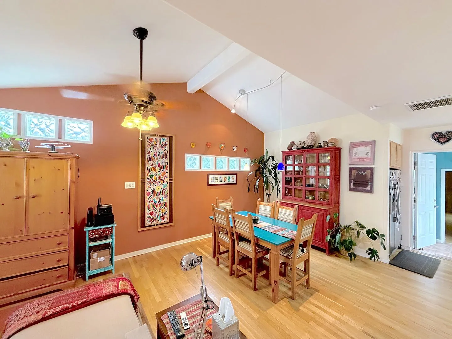 Charming 3-Bedroom Home with Casita Space Near UNM — Photo 4