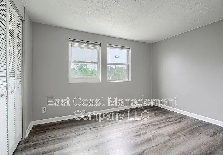 902 Catawba Ct — Photo 10
