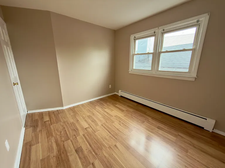 215 Seaview Ave — Photo 9