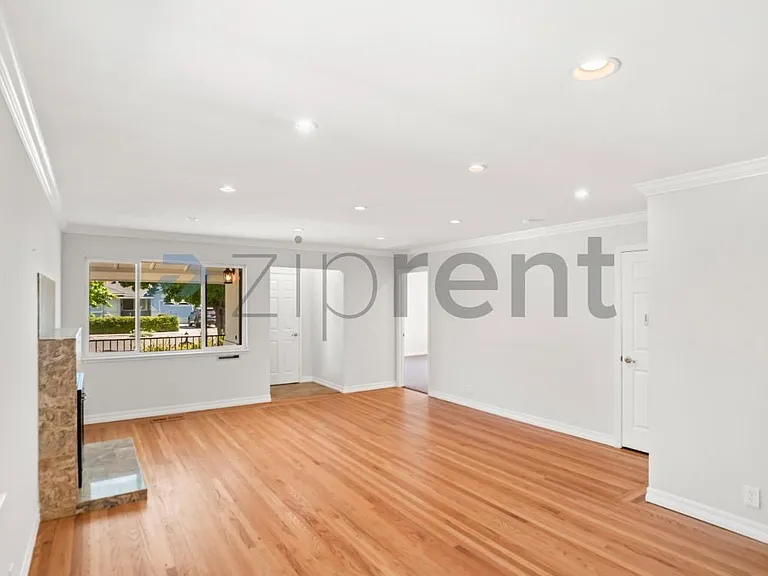 1443 Jeffery Ave — Photo 8