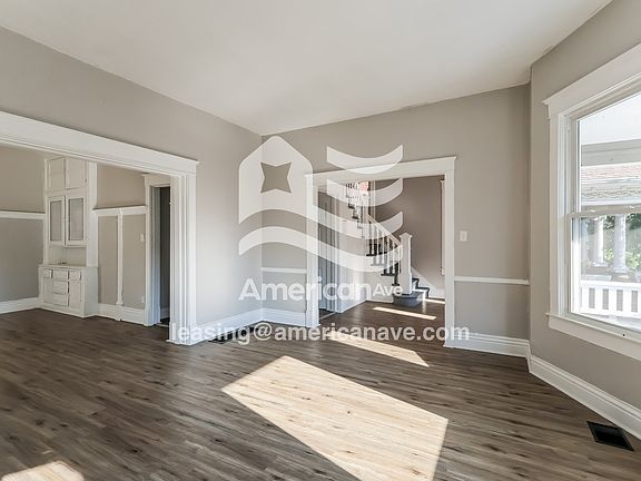506743_001_living_room_2.jpg