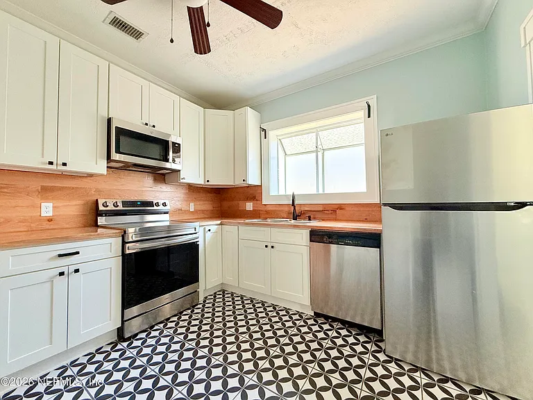 4530 Astral St — Photo 5